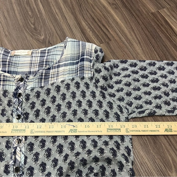 Altar'd State women sz M Frayed Tiered Plaid Floral Blouse - Picture 7 of 7